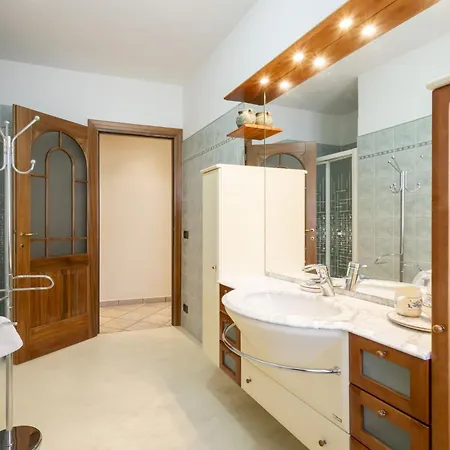 公寓 Dimora Lali By Interhome Cuzzago